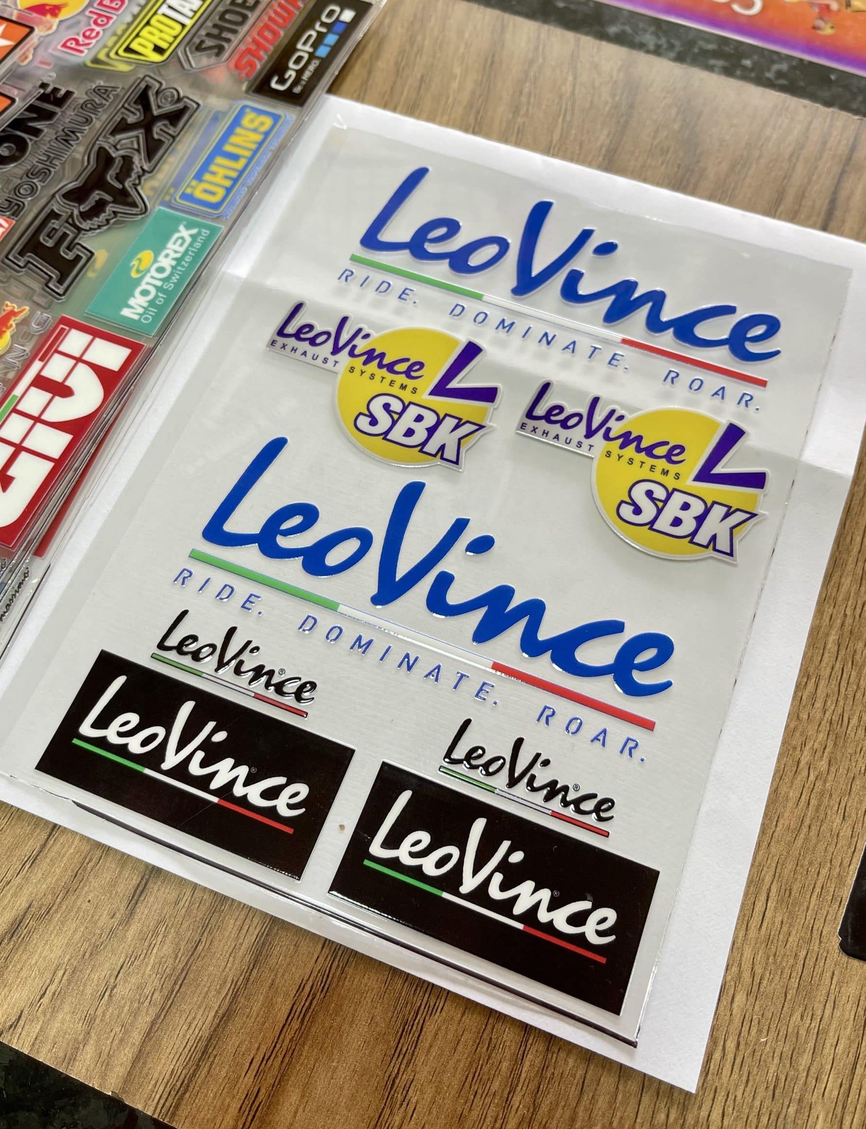IMG_5054 LeoVince Stickers Autocollant 3D – Image 1