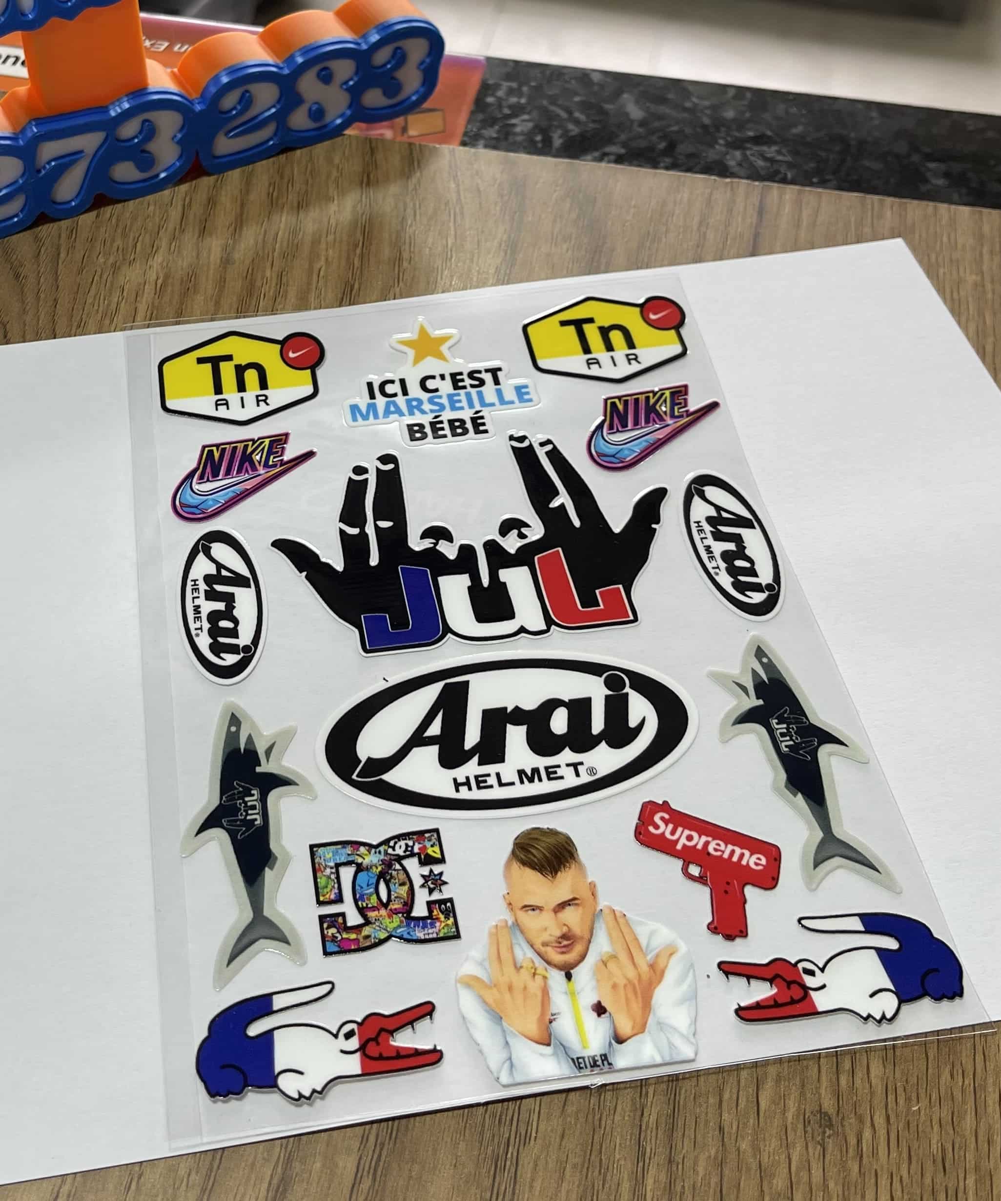IMG_6697 (1) Arai Jul Stickers Autocollant 3D – Image 1