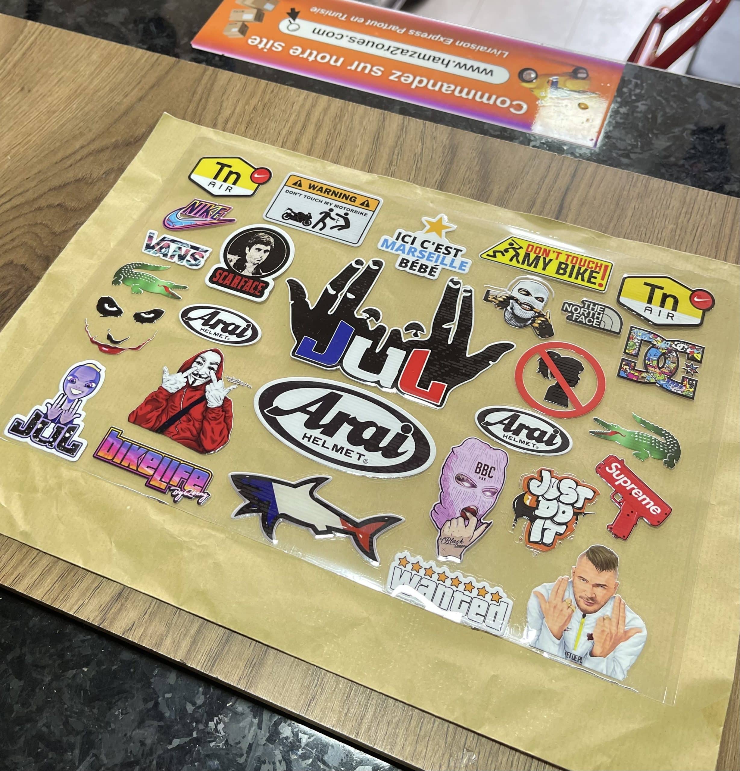 IMG_5798 Arai Jul XL Stickers Autocollant 3D – Image 1